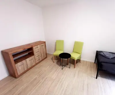 Ein Sitzbereich in der Unterkunft Monteur-Haus Prignitz Berlin Biesdorf, Marzan, Hellersdorf