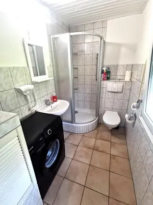 Ein Badezimmer in der Unterkunft Monteur-Haus Agave Berlin Treptow, Neukölln, Altglienicke