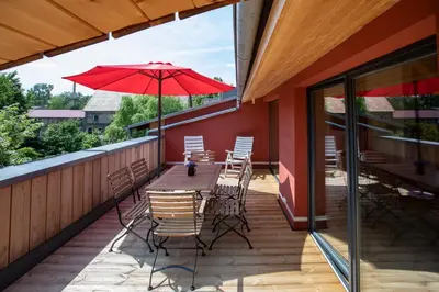 Ein Balkon oder eine Terrasse in der Unterkunft Große Wohnung mit Loggia