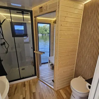 Ein Badezimmer in der Unterkunft Hausboot Seaside