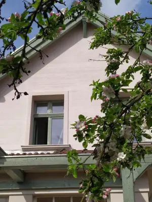 Das Gebäude in dem sich die Ferienwohnung befindet