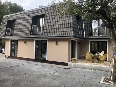Das Gebäude in dem sich die Ferienwohnung befindet
