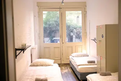 Ein Bett oder Betten in einem Zimmer der Unterkunft Urban Loft in Vibrant Kreuzkölln