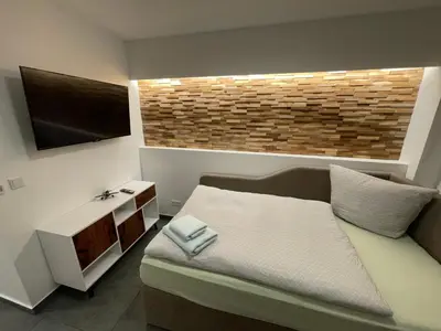 TV/Unterhaltungsangebot in der Unterkunft Aviators Guest House - Premium Room