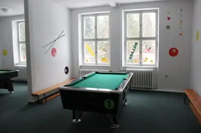 Ein Billardtisch in der Unterkunft budget seezeit-resort am Werbellinsee