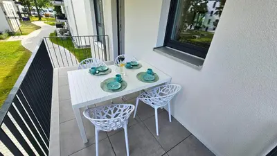 Ein Balkon oder eine Terrasse in der Unterkunft RelaxRefugium LUXUS - Küche, Arbeitsplätze, Stellplatz & Komfort für bis 6 Gäste