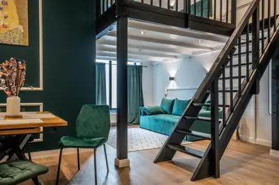Ein Sitzbereich in der Unterkunft Oran Apartment 1