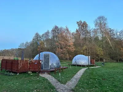 Ein Garten an der Unterkunft Eco Iglu The Secret of Comfort 5 Stars