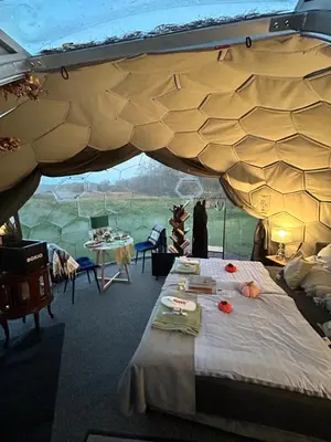 Ein Bett oder Betten in einem Zimmer der Unterkunft Eco Iglu The Secret of Comfort 5 Stars