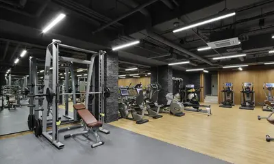 Das Fitnesscenter und/oder die Fitnesseinrichtungen in der Unterkunft TITANIC Gendarmenmarkt Berlin