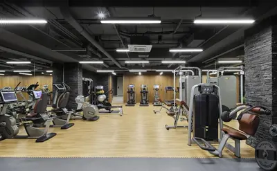 Das Fitnesscenter und/oder die Fitnesseinrichtungen in der Unterkunft TITANIC Gendarmenmarkt Berlin