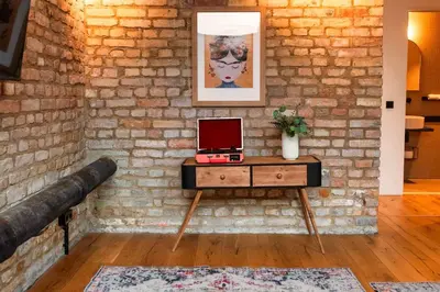 TV/Unterhaltungsangebot in der Unterkunft Group Stay Loft Duplex -130sqm- near Antonplatz