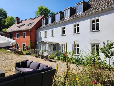 Das Gebäude in dem sich die Ferienwohnung befindet
