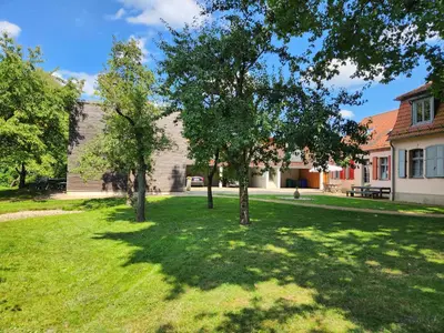Ein Garten an der Unterkunft Grafschaft
