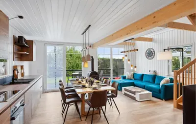 Ein Sitzbereich in der Unterkunft Amazing Home In Wandlitz Ot Zerpenschl