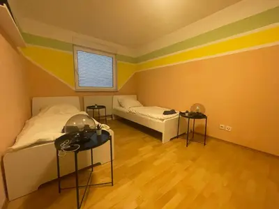 Ein Bett oder Betten in einem Zimmer der Unterkunft 3-Zimmer-Monteurswohnung in Werder für 6 Personen