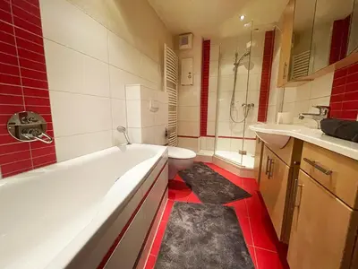 Ein Badezimmer in der Unterkunft 3-Zimmer-Monteurwohnung - Balkon - Bad - Küche - Free WiFi & Parking