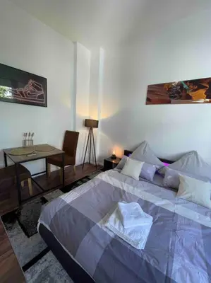 Ein Bett oder Betten in einem Zimmer der Unterkunft Schönes Apartment mitten in Berlin