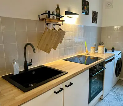 Küche/Küchenzeile in der Unterkunft Ruhiges Apartment in Berlin mit Parkplatz & Balkon