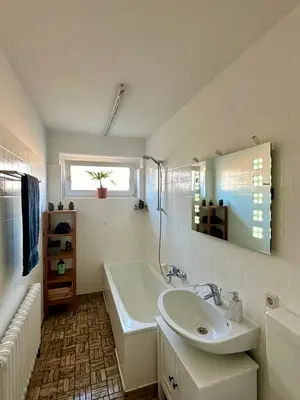 Ein Badezimmer in der Unterkunft Ruhiges Apartment in Berlin mit Parkplatz & Balkon