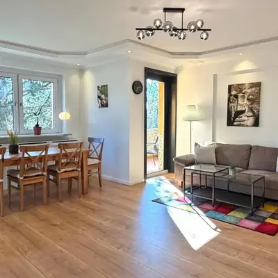 Ruhiges Apartment in Berlin mit Parkplatz & Balkon