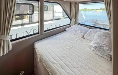 Ein Bett oder Betten in einem Zimmer der Unterkunft Gorgeous Ship In Havelsee Ot Kützkow