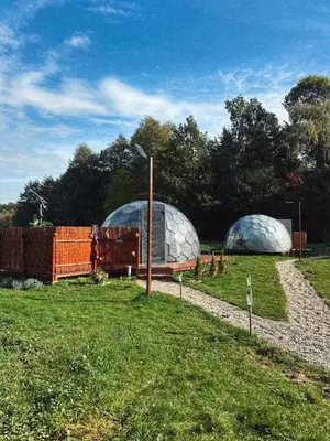 Ein Garten an der Unterkunft Paradiesufer am See