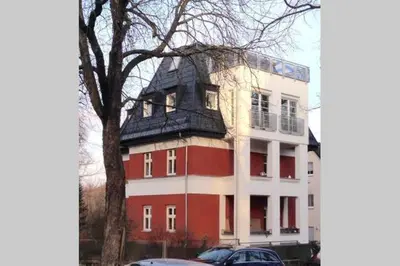 Das Gebäude in dem sich die Ferienwohnung befindet