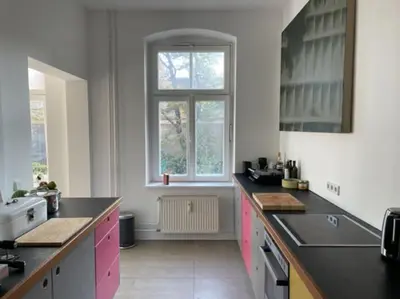 Küche/Küchenzeile in der Unterkunft Wunderschöne, großzügige Altbauwohnung in Mitte