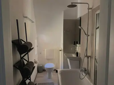 Ein Badezimmer in der Unterkunft Hervorragendes Wonung-WLAN