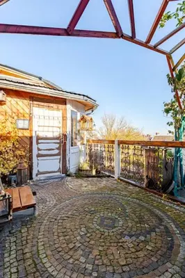 Ein Garten an der Unterkunft Steampunk Penthouse with roof top terrace