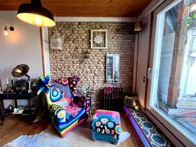 Ein Sitzbereich in der Unterkunft Steampunk Penthouse with roof top terrace