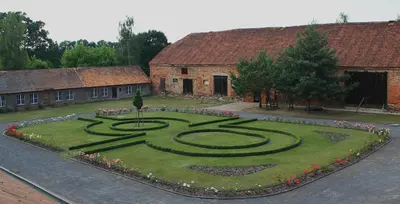 Ein Garten an der Unterkunft Gutshof Sagritz