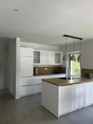 Küche/Küchenzeile in der Unterkunft Ferienwohnung Waldesruh mit Kaminofen und Balkon