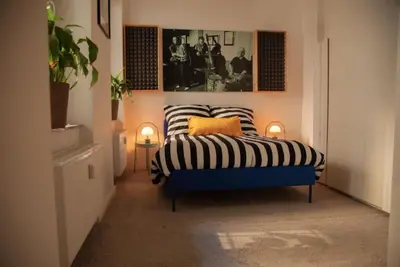 Ein Bett oder Betten in einem Zimmer der Unterkunft Perle im Herzen Neuköllns