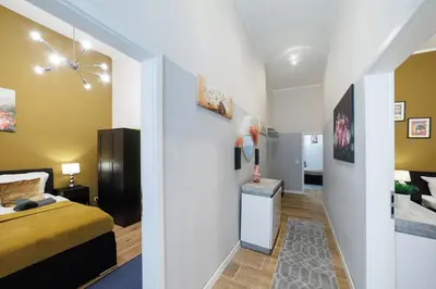 Ein Bett oder Betten in einem Zimmer der Unterkunft Stylish 4Rooms Flat am Adenauerplatz 8 Personen Kurfürstendamm