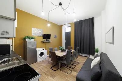 Ein Sitzbereich in der Unterkunft Stylish 4Rooms Flat am Adenauerplatz 8 Personen Kurfürstendamm