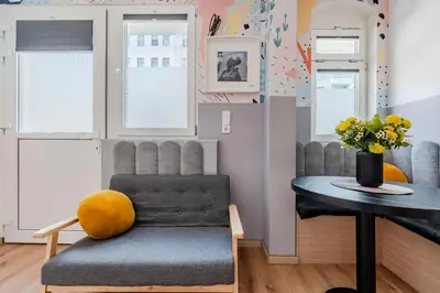 Ein Sitzbereich in der Unterkunft Artful Microapartment - Self Check In