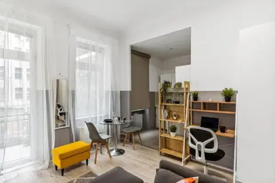 Ein Sitzbereich in der Unterkunft Bright flat near park & transport Neukölln