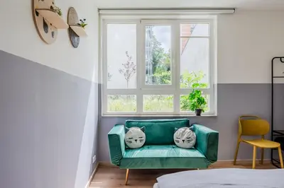 Ein Bett oder Betten in einem Zimmer der Unterkunft Artsy Apartment in Central Berlin - Self check in
