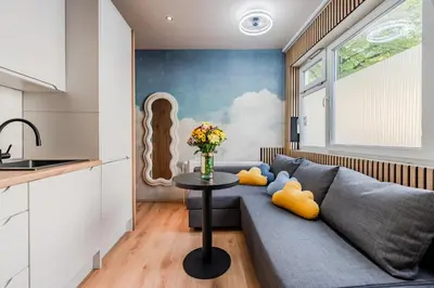 Ein Sitzbereich in der Unterkunft Heavenly flat in Berlin self check in