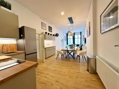 Küche/Küchenzeile in der Unterkunft fairAPART 5 rooms, 2 baths, 120sq m Prenzlauer Berg