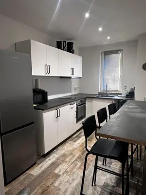 Küche/Küchenzeile in der Unterkunft 2-Zimmer Wohnung, Parkplatz und Terrasse, Nah A10 und Berlin