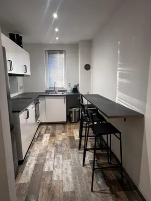 Küche/Küchenzeile in der Unterkunft 2-Zimmer Wohnung, Parkplatz und Terrasse, Nah A10 und Berlin