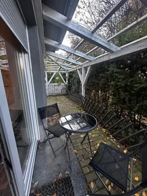 Ein Garten an der Unterkunft 2-Zimmer Wohnung, Parkplatz und Terrasse, Nah A10 und Berlin