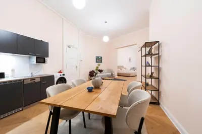 Küche/Küchenzeile in der Unterkunft Jomi Stays - Privates Apartment beim Ku'damm