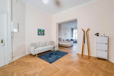 Ein Bett oder Betten in einem Zimmer der Unterkunft Jomi Stays - Privates Apartment beim Ku'damm