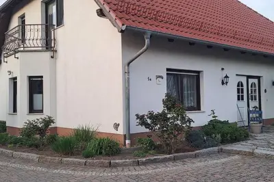Das Gebäude in dem sich die Ferienwohnung befindet