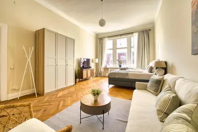 Ein Sitzbereich in der Unterkunft Jomi Stays, Brandenburgische Straße 16 - Wohnen beim Kurfürstendamm