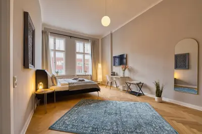 Ein Bett oder Betten in einem Zimmer der Unterkunft Jomi Stays, Brandenburgische Straße 16 - Wohnen beim Kurfürstendamm